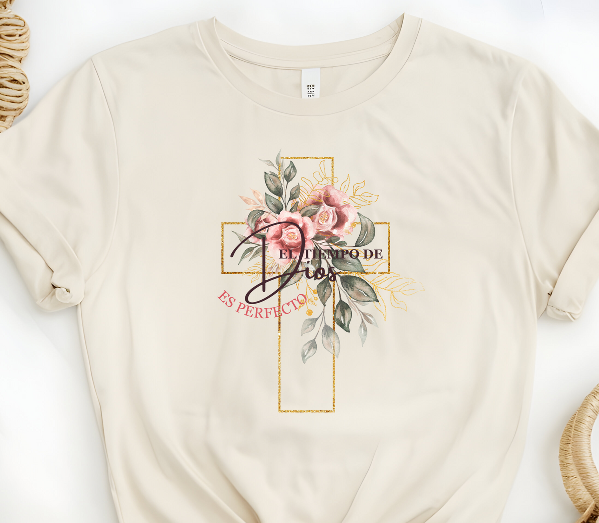 Faith Based Woman’s T-Shirt featuring a positive Spanish message “El Tiempo De Dios Es Perfecto.